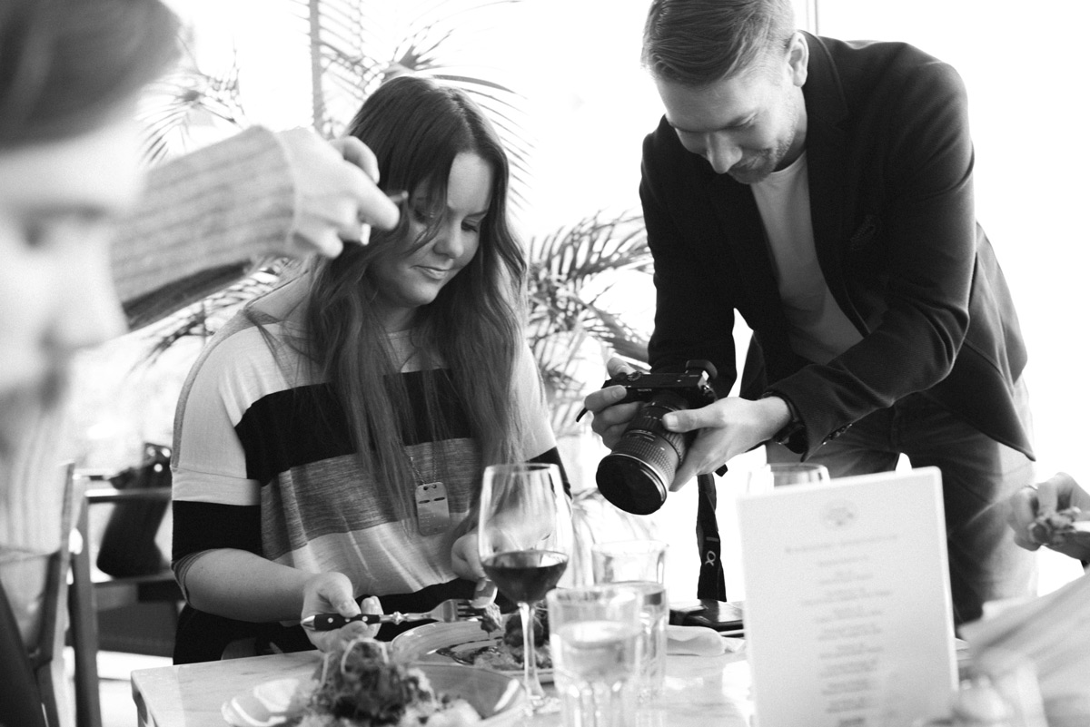Madeleine frå n Landleys kö k på cafe komeet i tallinn