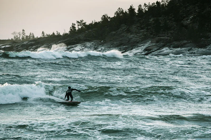 Surfa i Norrland på vintern