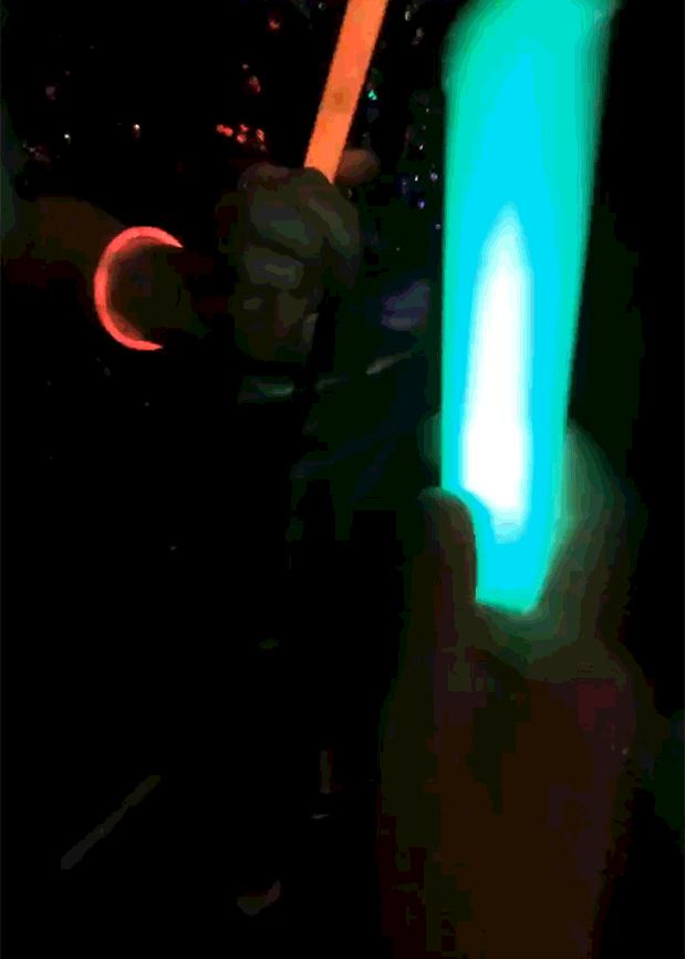 We love the 90s oslo glowsticks
