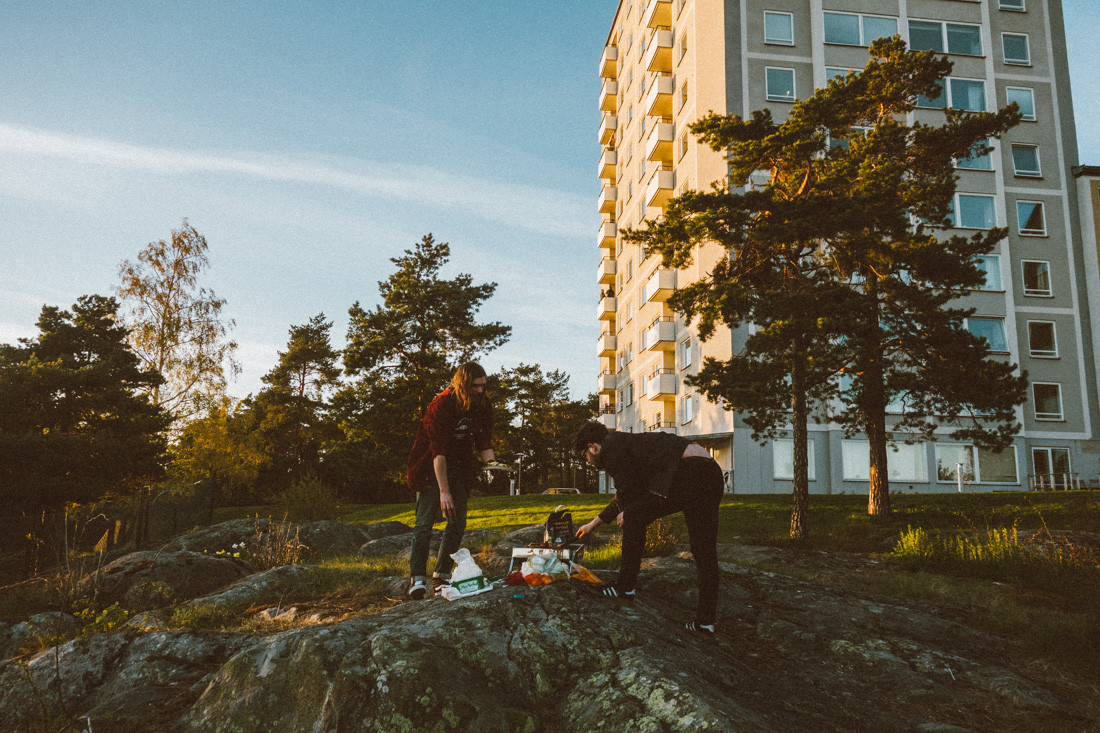 Grilla på klipporna på Lidingö