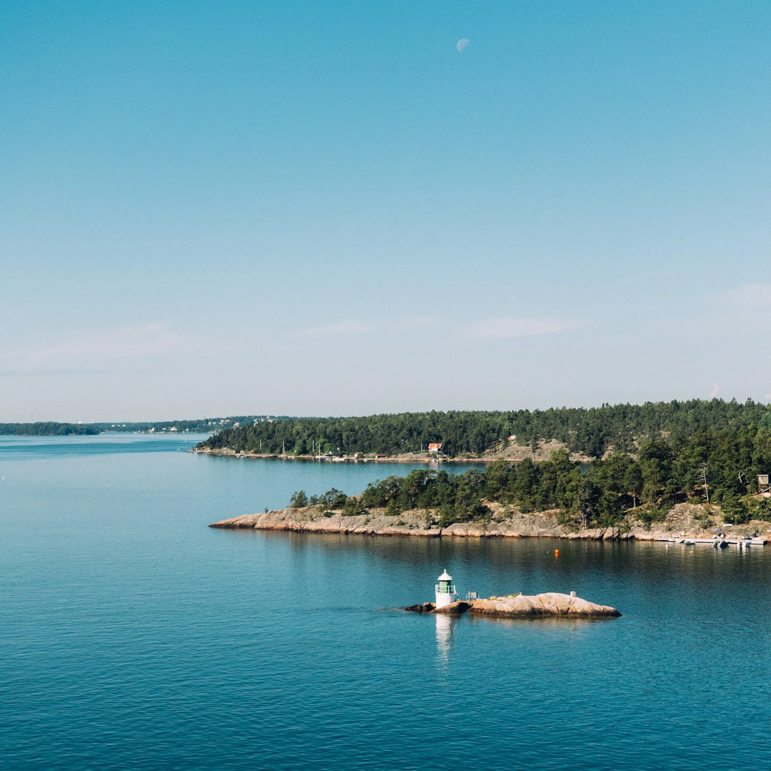 Hyr stuga i Ålands skärgård och få en hela ön Lökskär för dig själv där du kan fiska, basta och bada helt ostört.