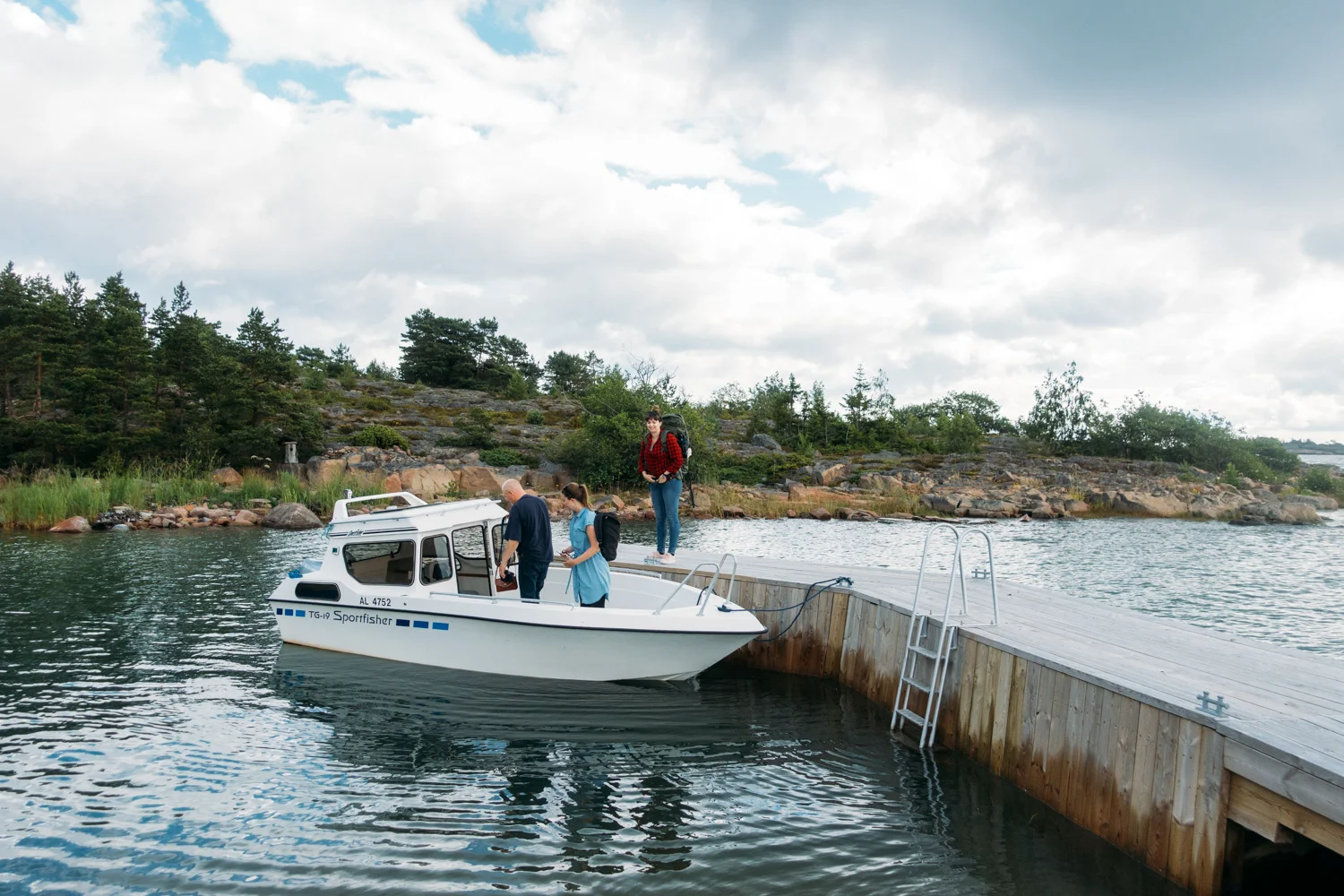 Hyr stuga i Ålands skärgård och få en hela ön Lökskär för dig själv där du kan fiska, basta och bada helt ostört.