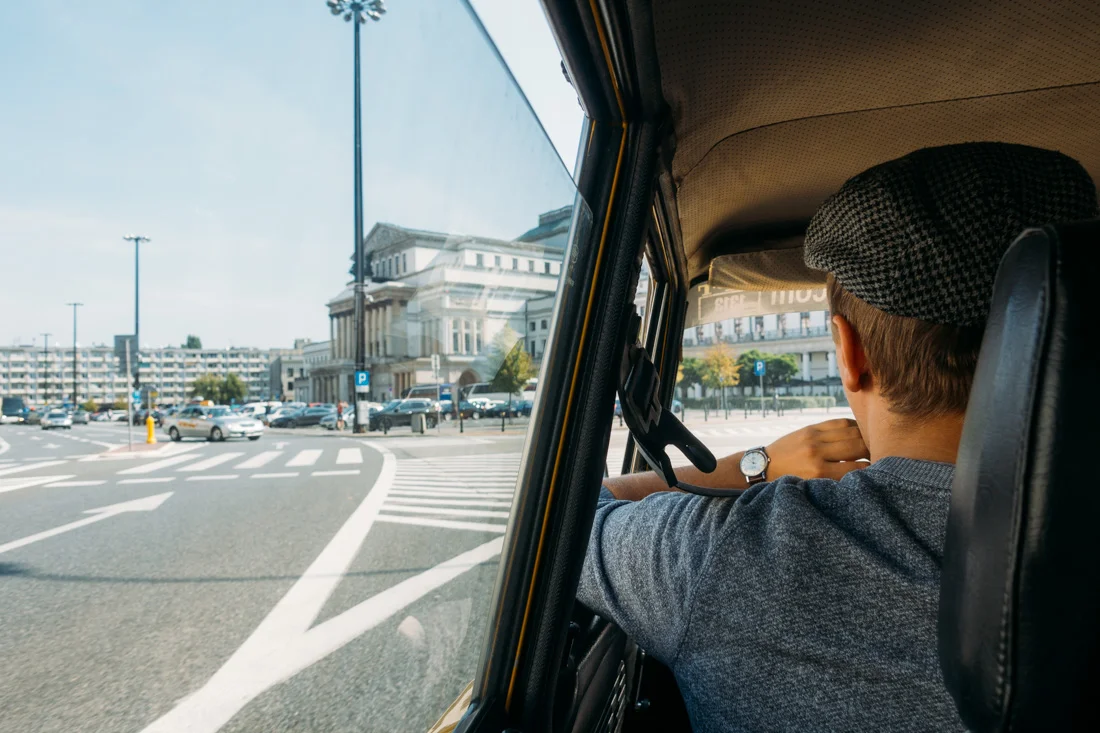 guidad tur i en fiat genom Warszawa