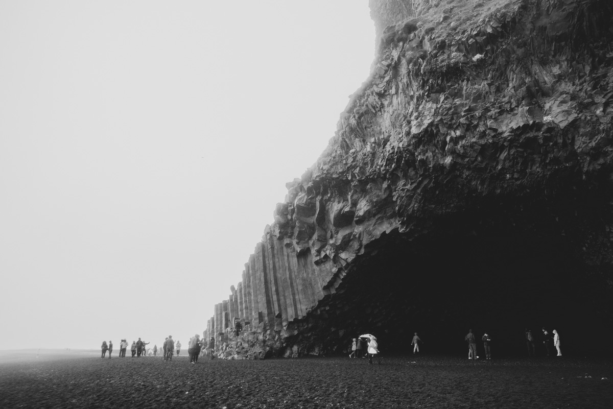 4 saker att se och göra på södra Island - besök den svarta stranden Reynisfjara