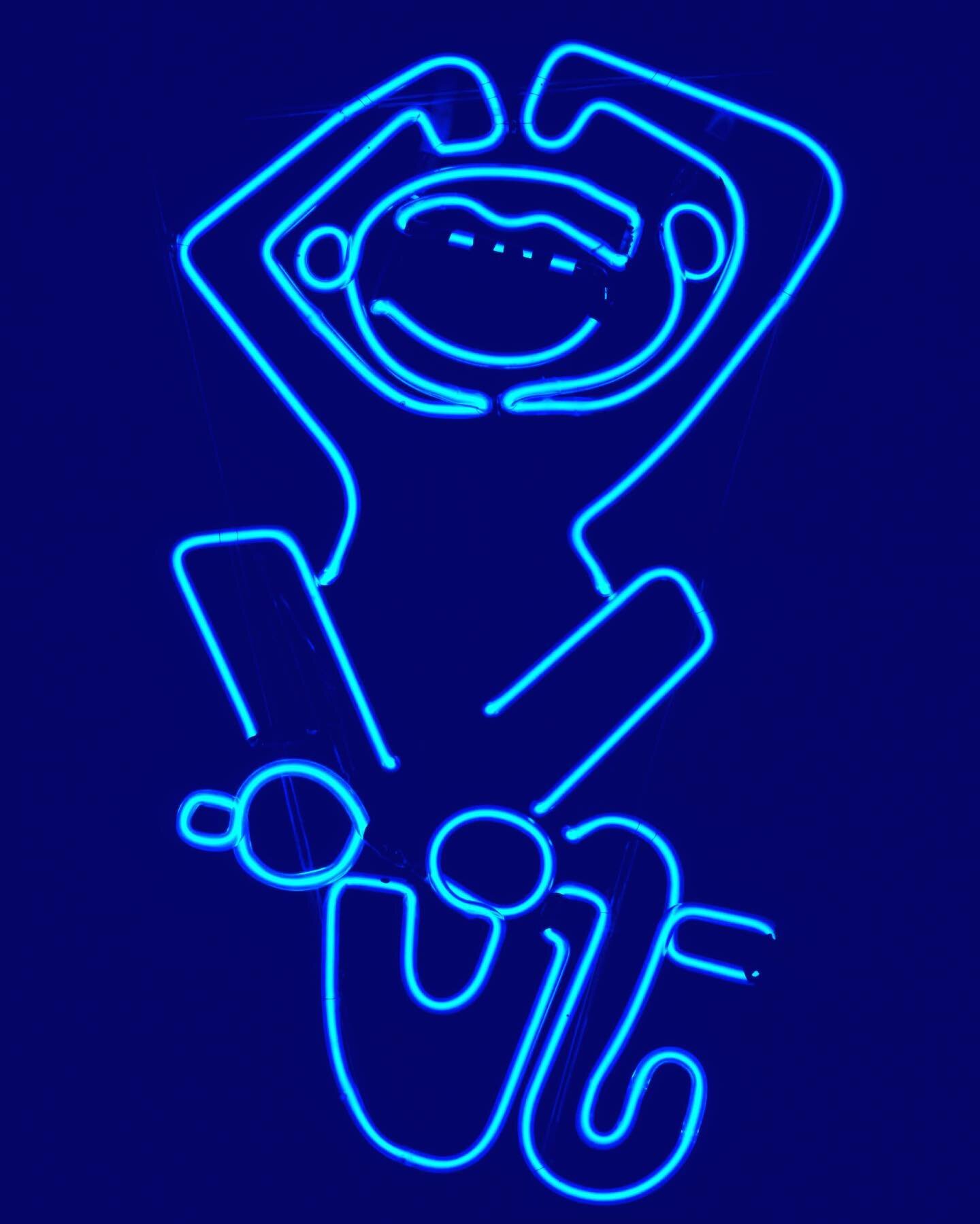 monkey business⁠
⁠
***⁠
⁠
Monkey trade sign (circa 1940), American, Argon, mercury, glass tubing, black paint, and electrical tape. Source: Smithsonian American Art Museum, Washington D.C. ⁠
⁠
***⁠
⁠
#TradeSign #NeonLight #Monkey #MonkeyBusiness #Vin