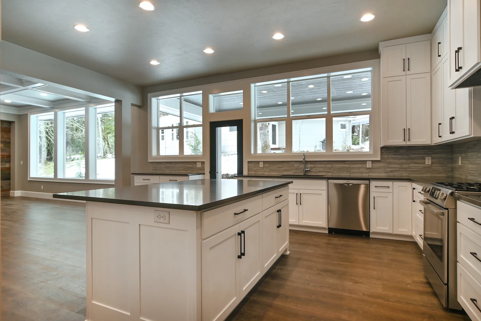 Chef’s kitchen with wonderful counter space to cook and entertain.