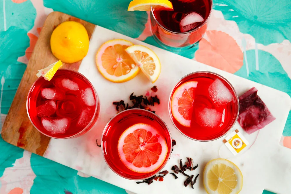 Black Raspberry & Hibiscus Gin Sparkler | freckleandfair.com