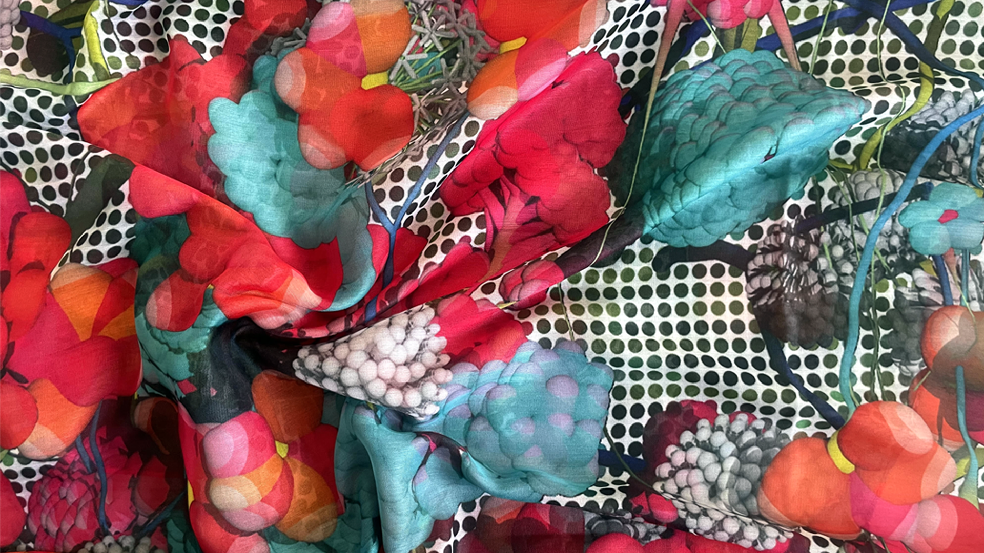 Scarf_02_Widescreen.png