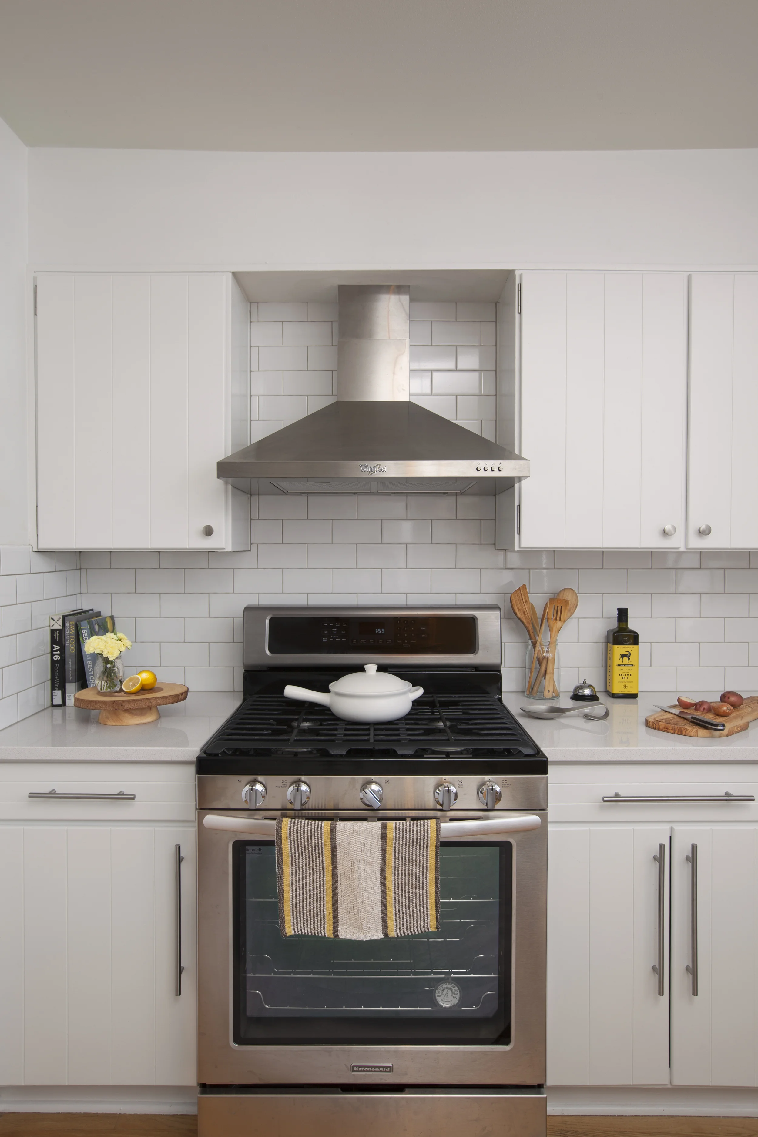 JZID-Kitchen-Wide-Angle_1.jpg