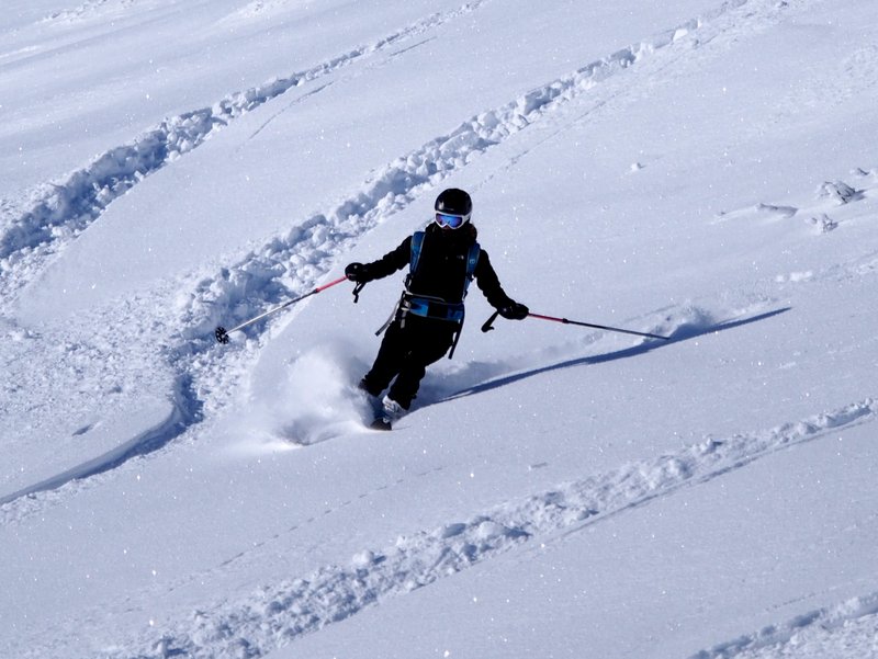 Stacie carving a beautiful turn