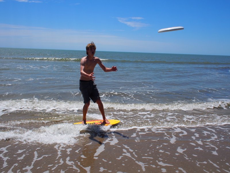 Skim frisbee 