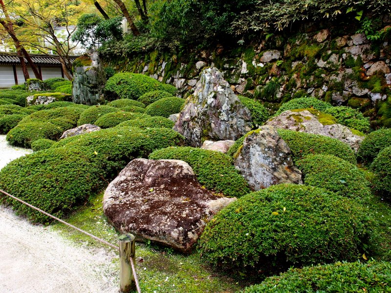 Here's the actual garden--can you spot the Amida Nyorai? 