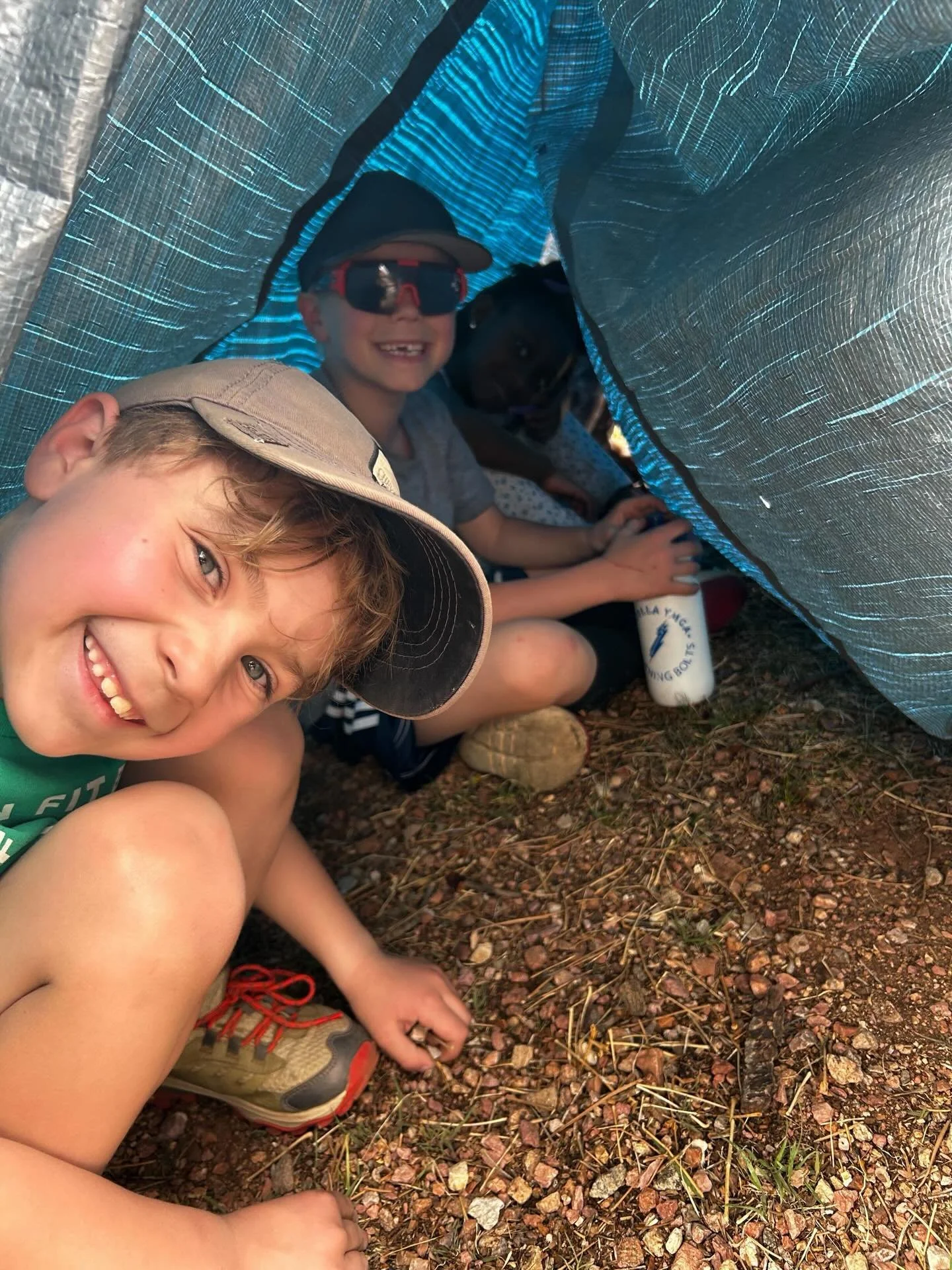 Our Spring Break Campers are loving these warm spring days, and spent the some quality time working together to learn different ways to build tarp shelters before going on a hike! ☀️ #gowestcamps #gowest #adventureawaits #springbreakcamp #survivalski