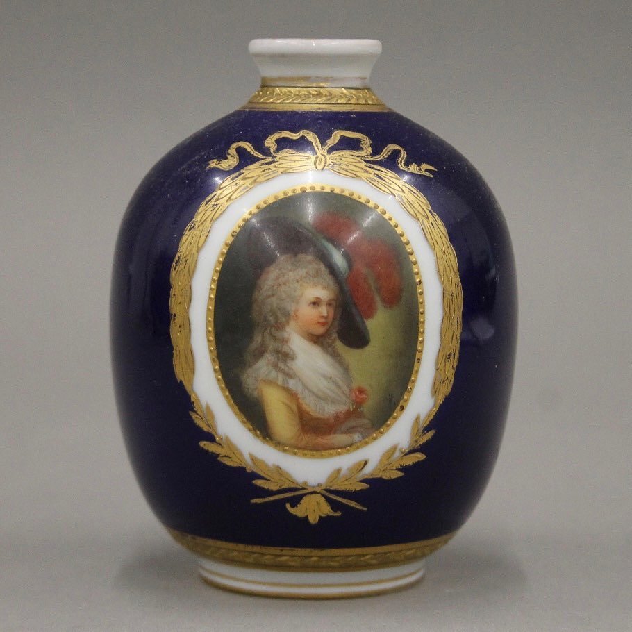 CATALOGUE ONLINE LIVE BIDDING AVAILABLE Lot 462 A Vienna porcelain vase painted with an image of the Duchess of Devonshire auction estimate &pound;50-&pound;80 to be included in our Saturday 15th April 2033 Antiques Interiors and Collectables auction