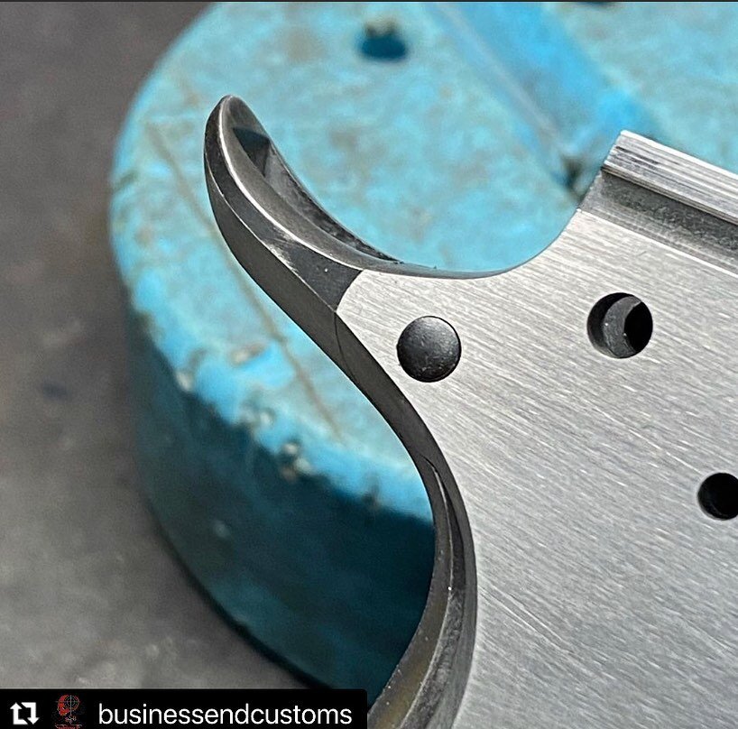 If anyone out there knows how to do a great grip safety blend, it&rsquo;s @businessendcustoms . Lou takes our Beavertail grip safety to the next level with a completely flawless and seamless blend, melting the part right onto the frame! Thanks for th