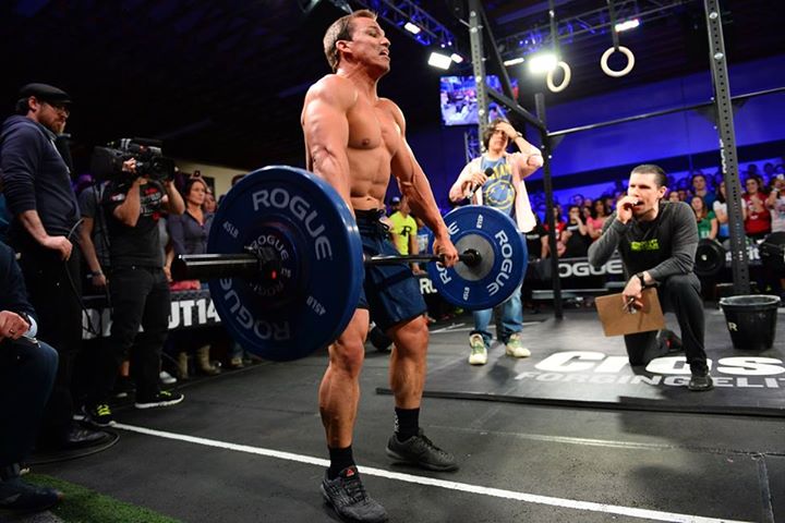 ejercicio de crossfit peso muerto