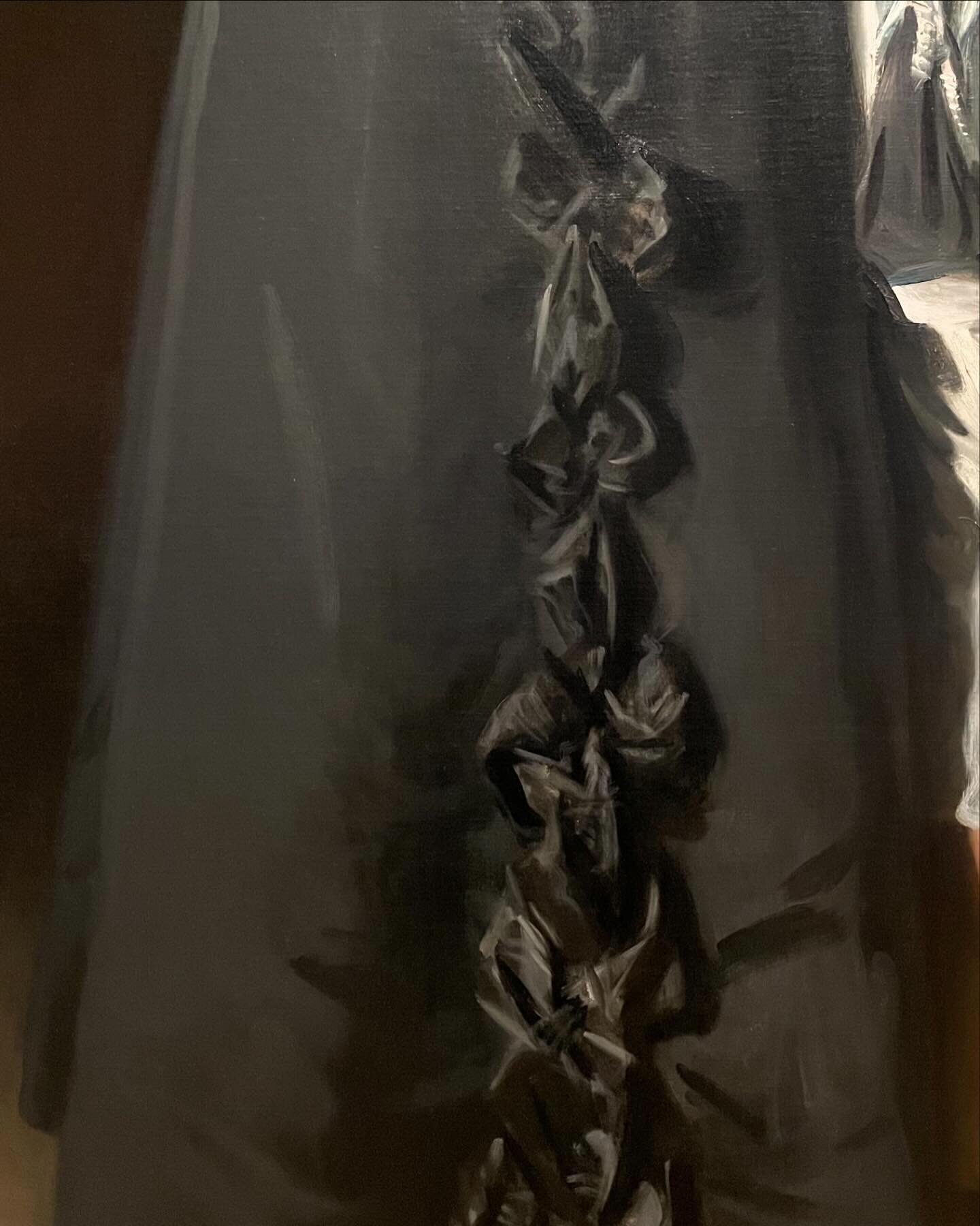 John Singer Sargent (1856-1925)

Manipulating images is nothing new&hellip;

&ldquo;Not content with simply documenting the fashions of the day, Sargent used them as a catalyst to create compelling paintings. Rather than painting clothes as worn, Sar