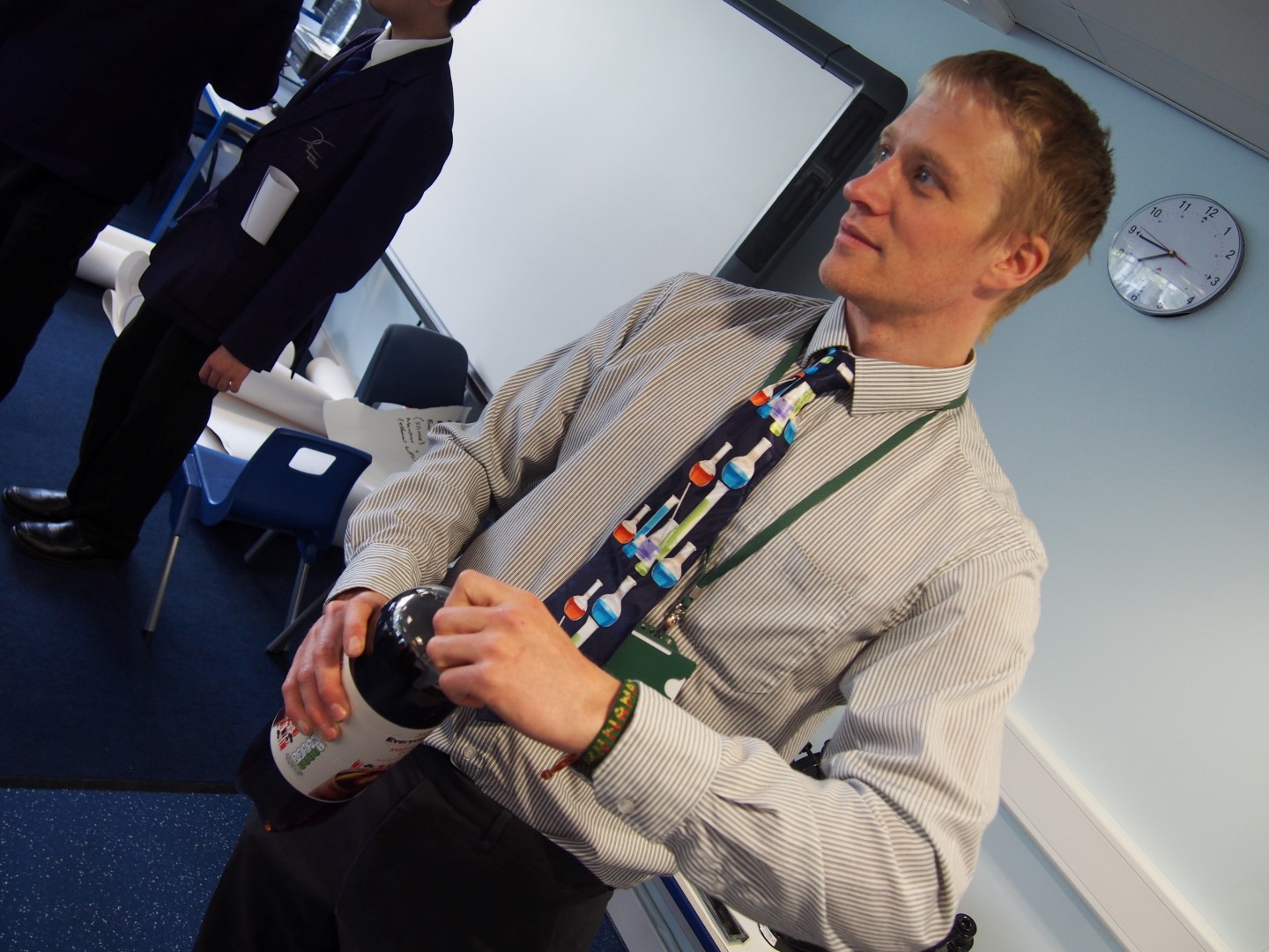 Teacher from Oxford secondary school helps out on Science activity at WIllow Bank Primary's Steam Co. Day