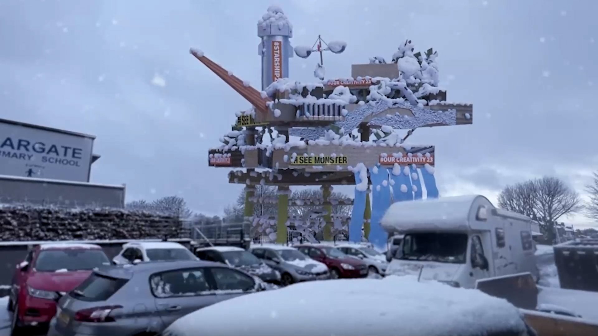 SCOBSW StarShip22 at Hargate Primary in snow.jpg