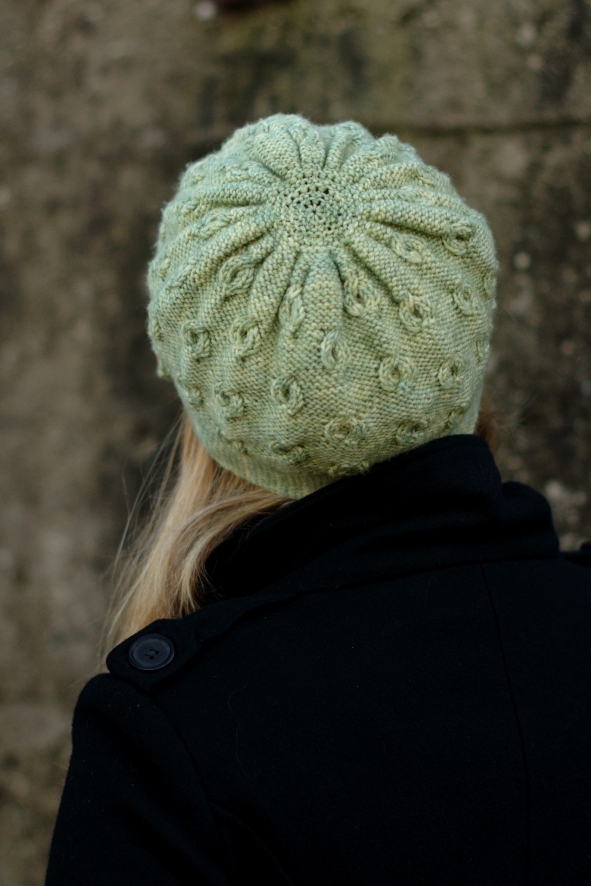 Encircle cloche Hat knitting pattern