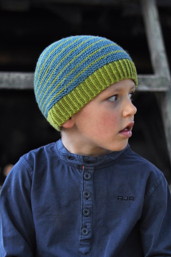 Labyrinth striped beanie knitting pattern
