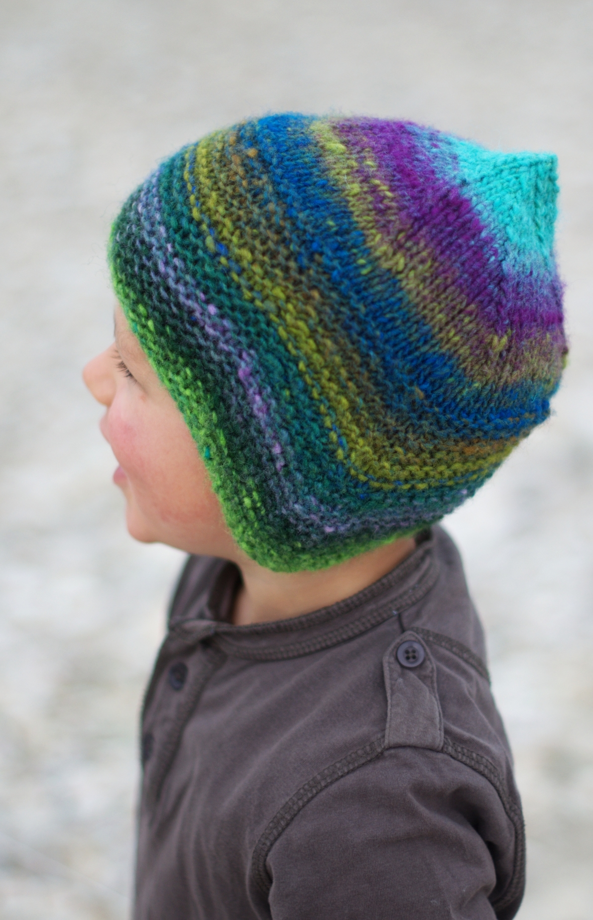 Quynn chullo pixie Hat knitting pattern