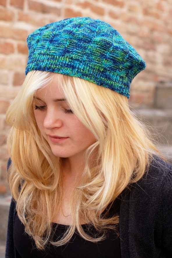 Radial variegated beret knitting pattern — Woolly Wormhead