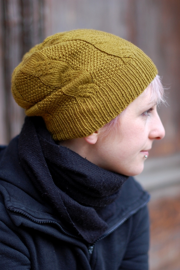 Slable slouchy cable Hat knitting pattern