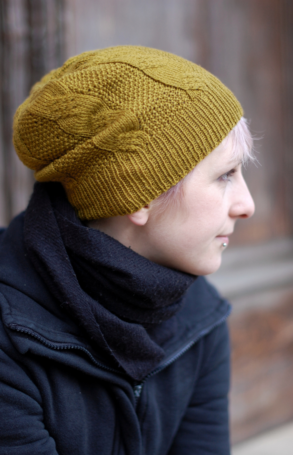 Slable slouchy cable Hat knitting pattern