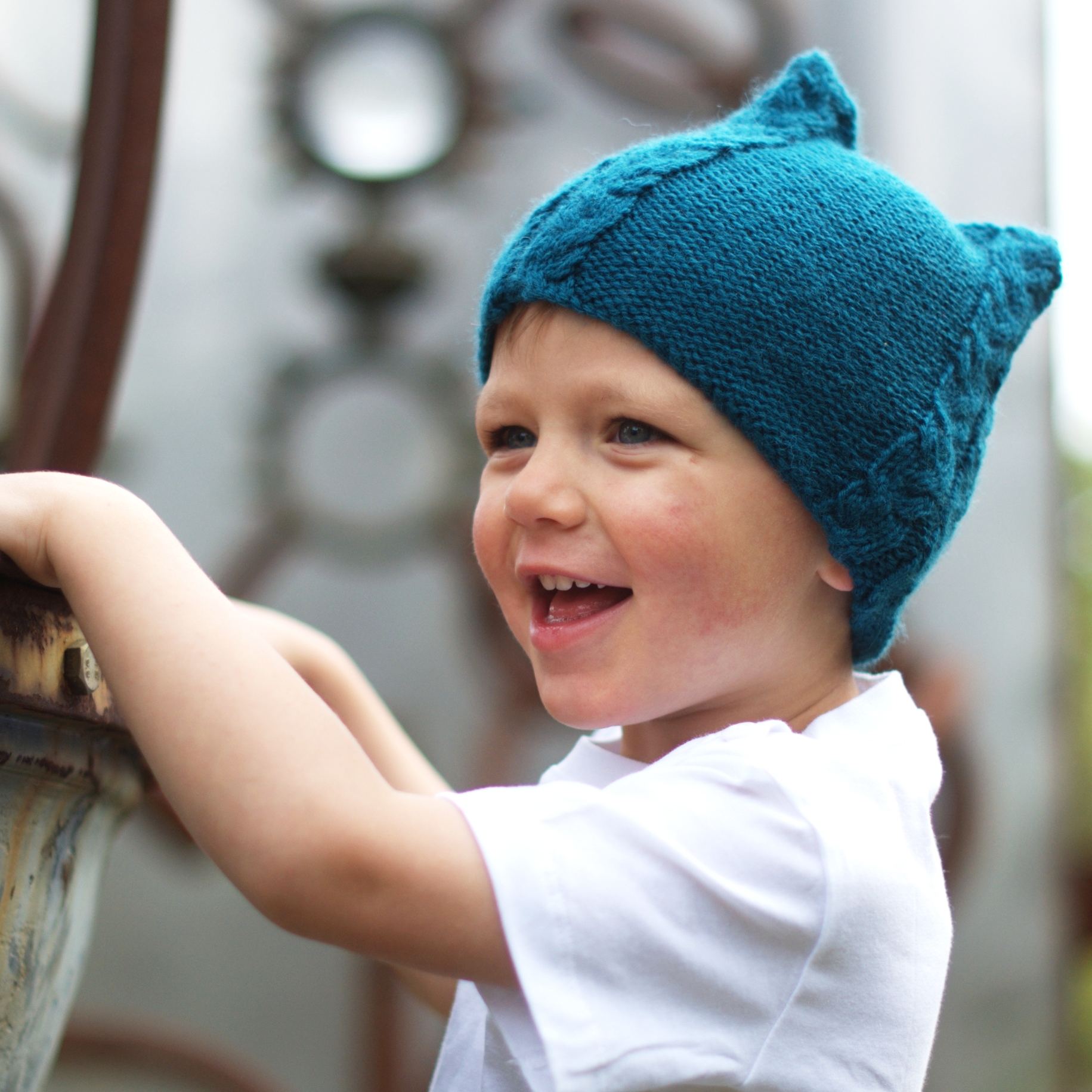 Tricable cable Hat knitting pattern for all ages