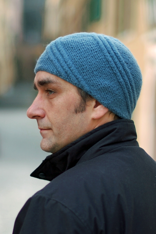 Turbine spiral cable beanie knitting pattern