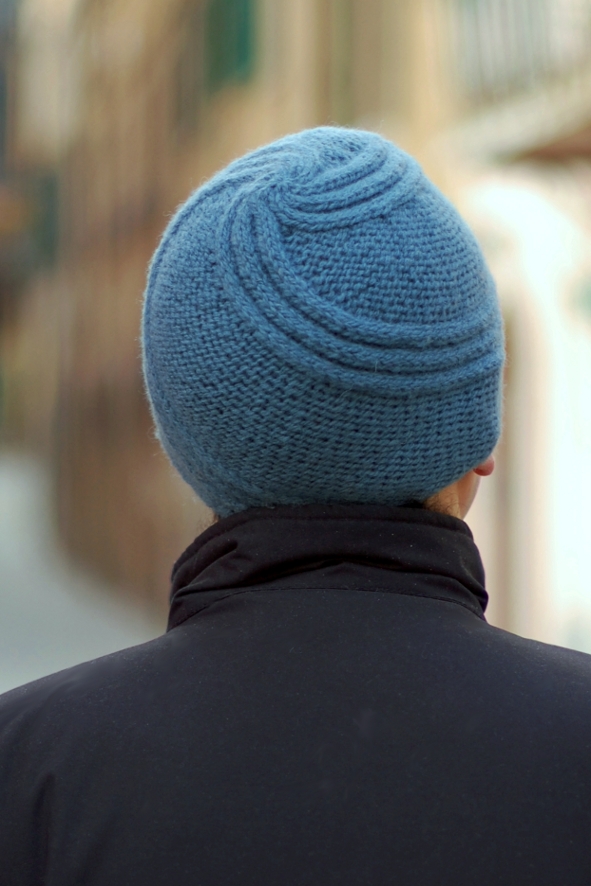 Turbine spiral cable beanie knitting pattern