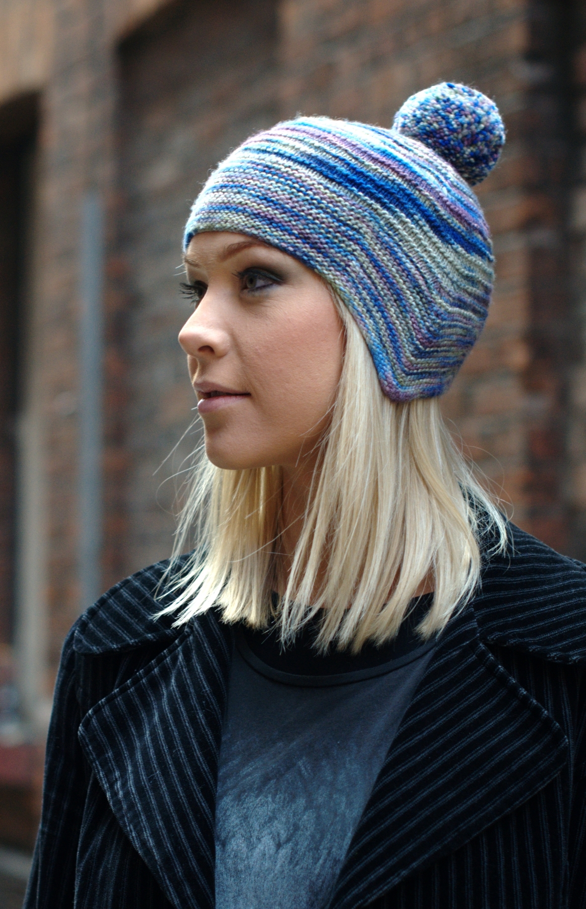 Cornice chullo Hat knitting pattern for variegated yarns