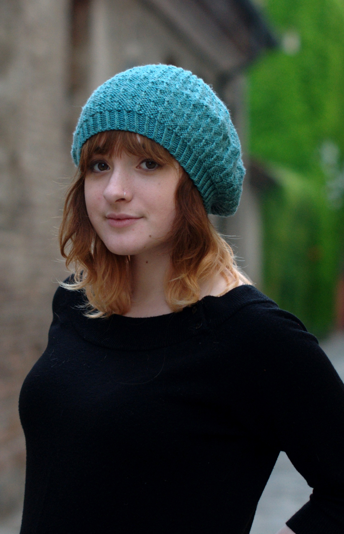 Annular textured beret knitting pattern