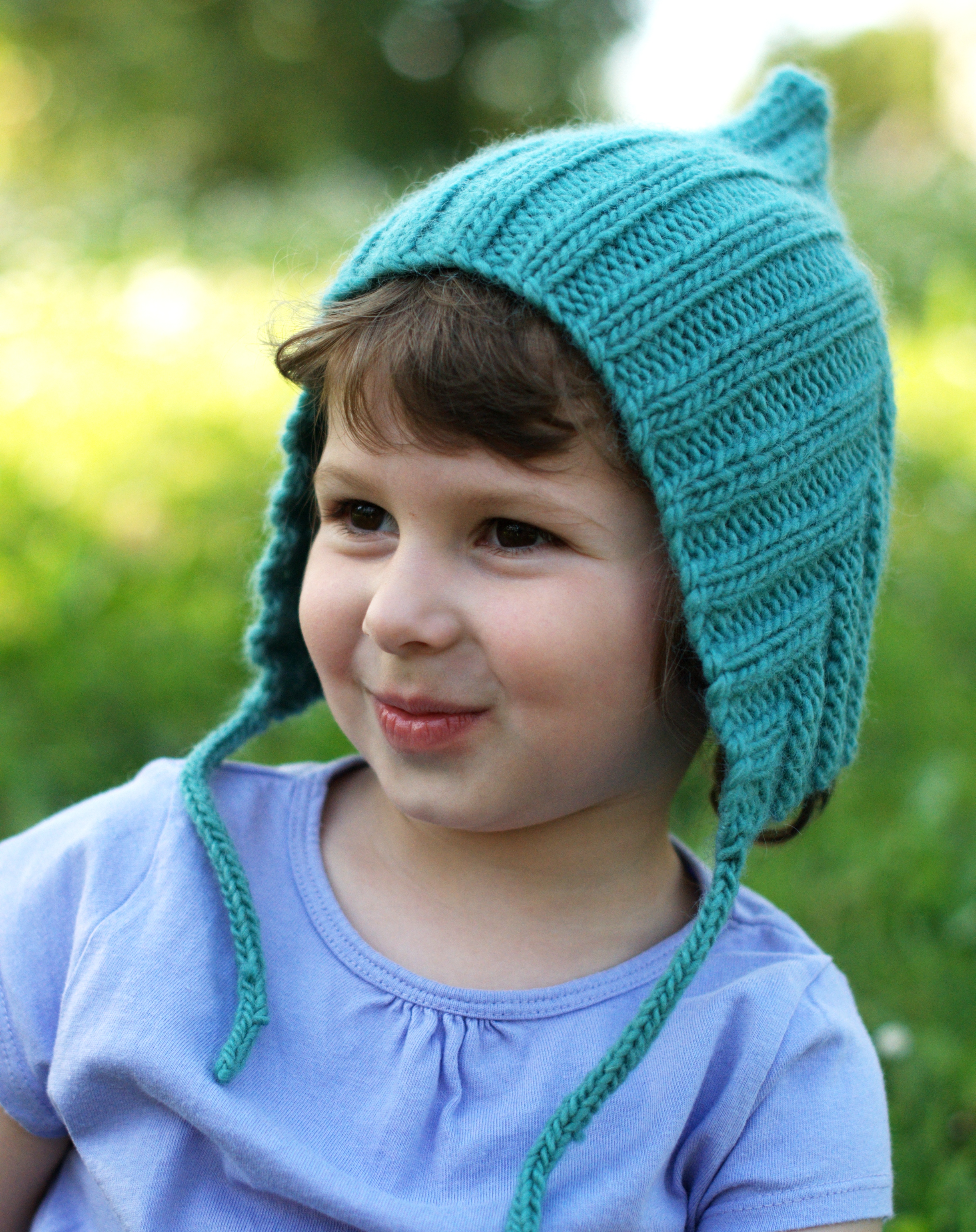 Pixetta childs bonnet knitting pattern