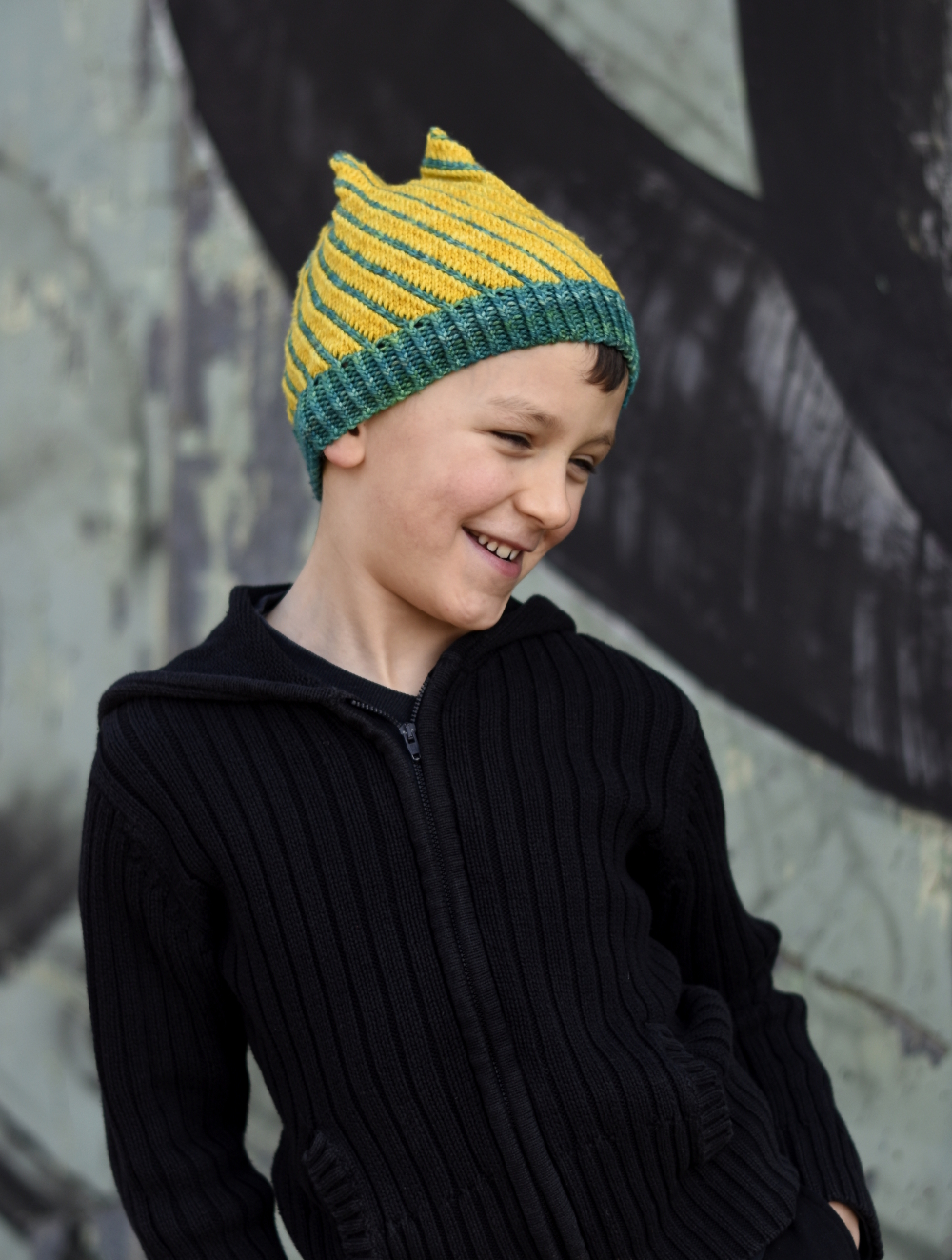 Torsione hand knitting pattern for structured spiral Hat