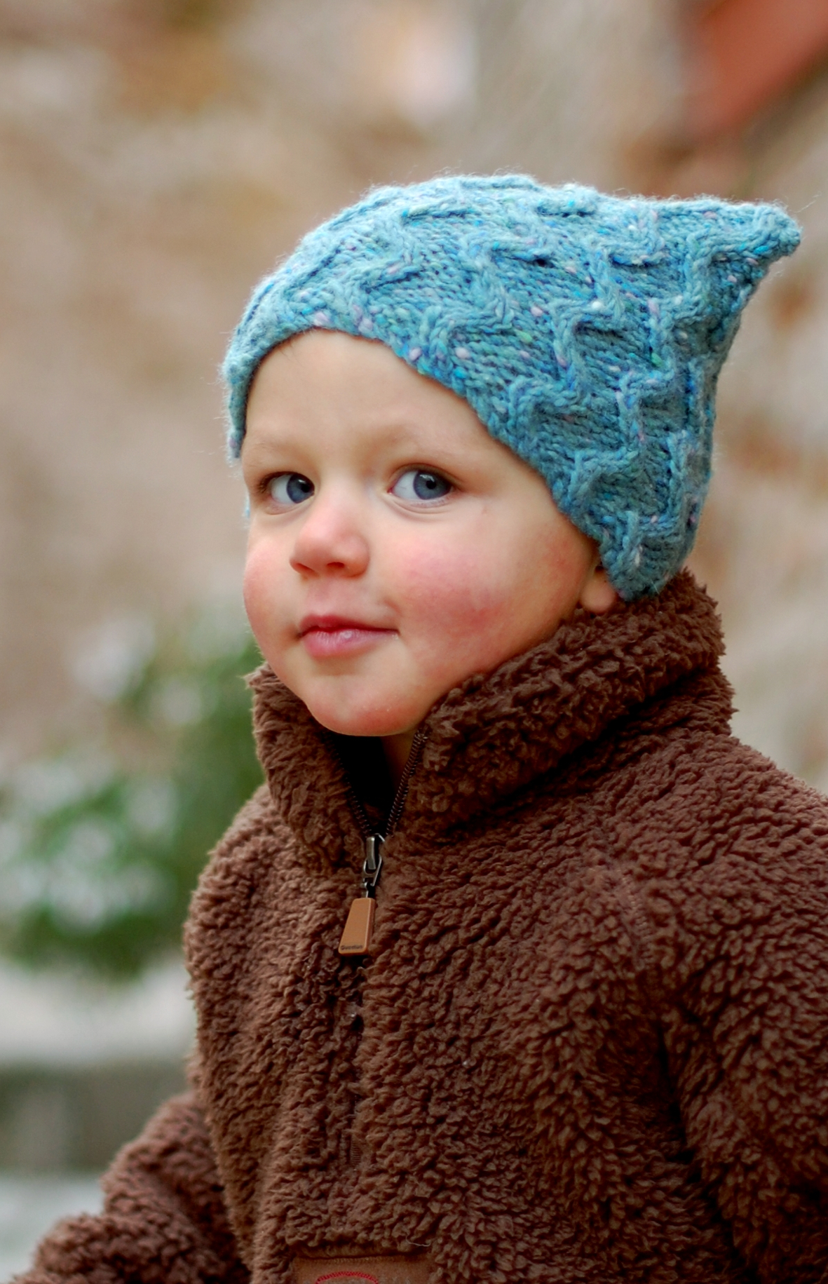 Tinker cabled Hat hand knitting pattern
