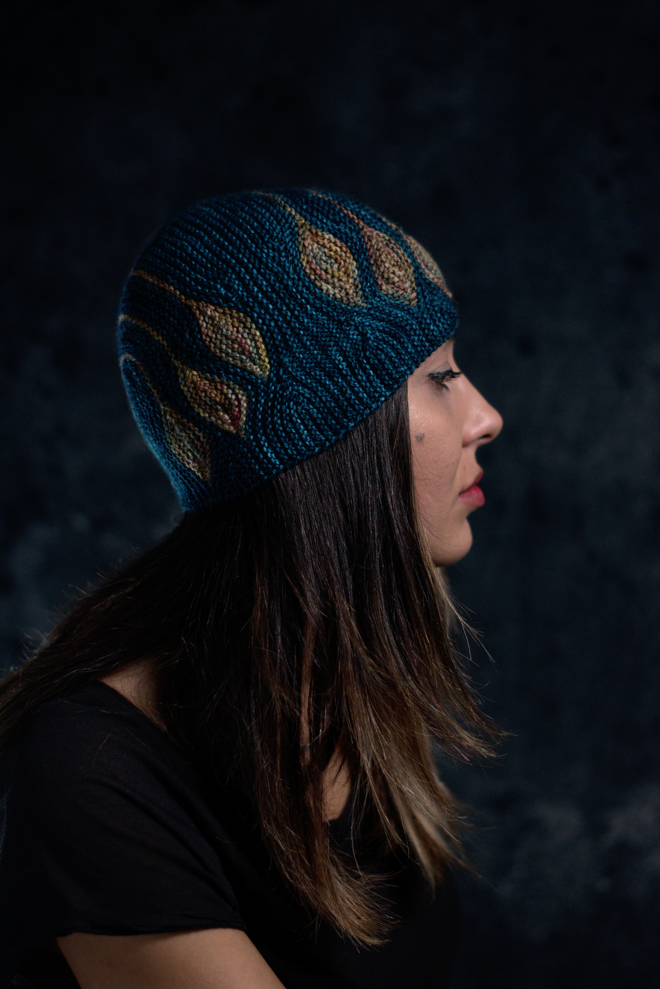 Chiral sideways knit short row colourwork hat knitting pattern