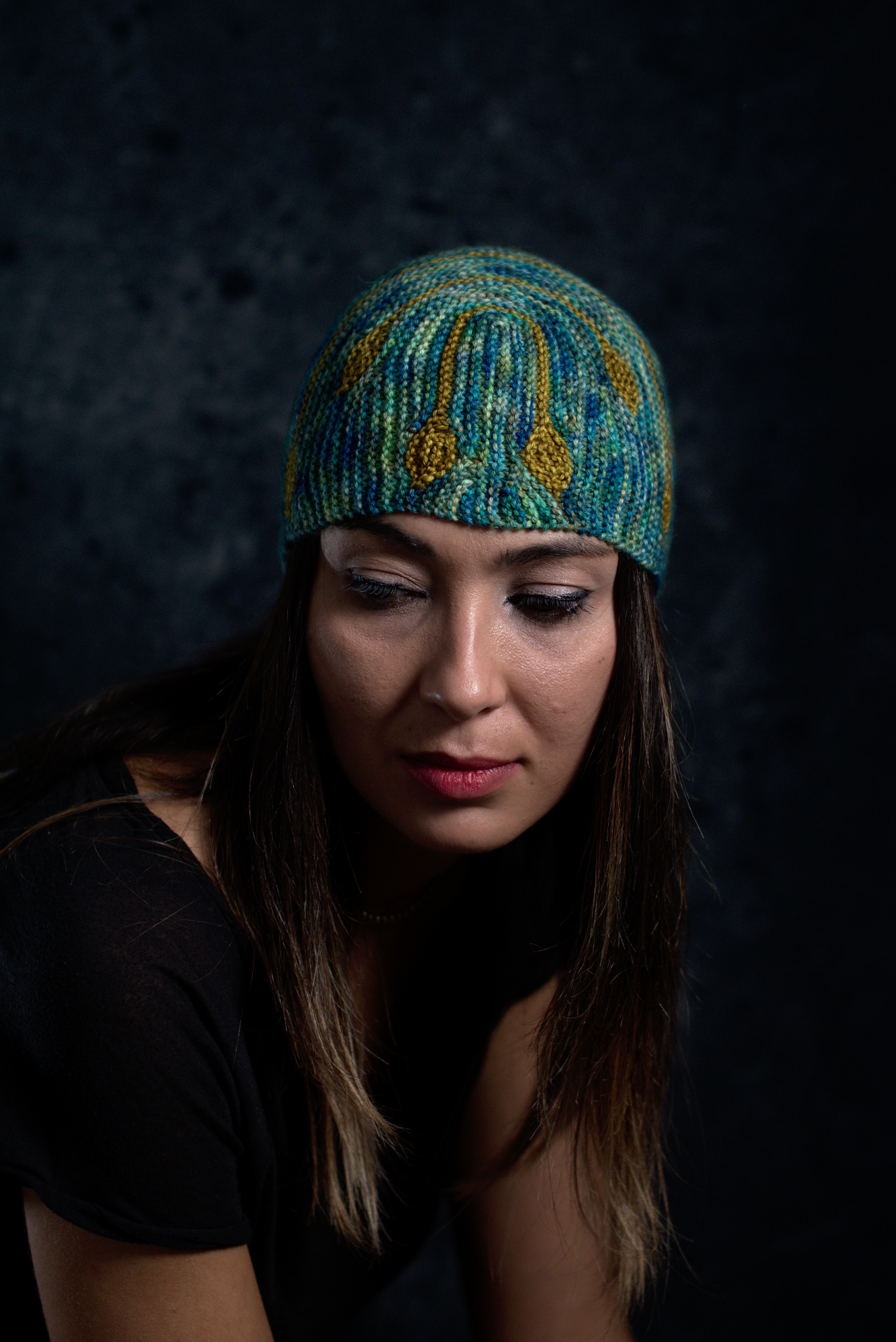 Bilateral sideways knit short row striped hat knitting pattern