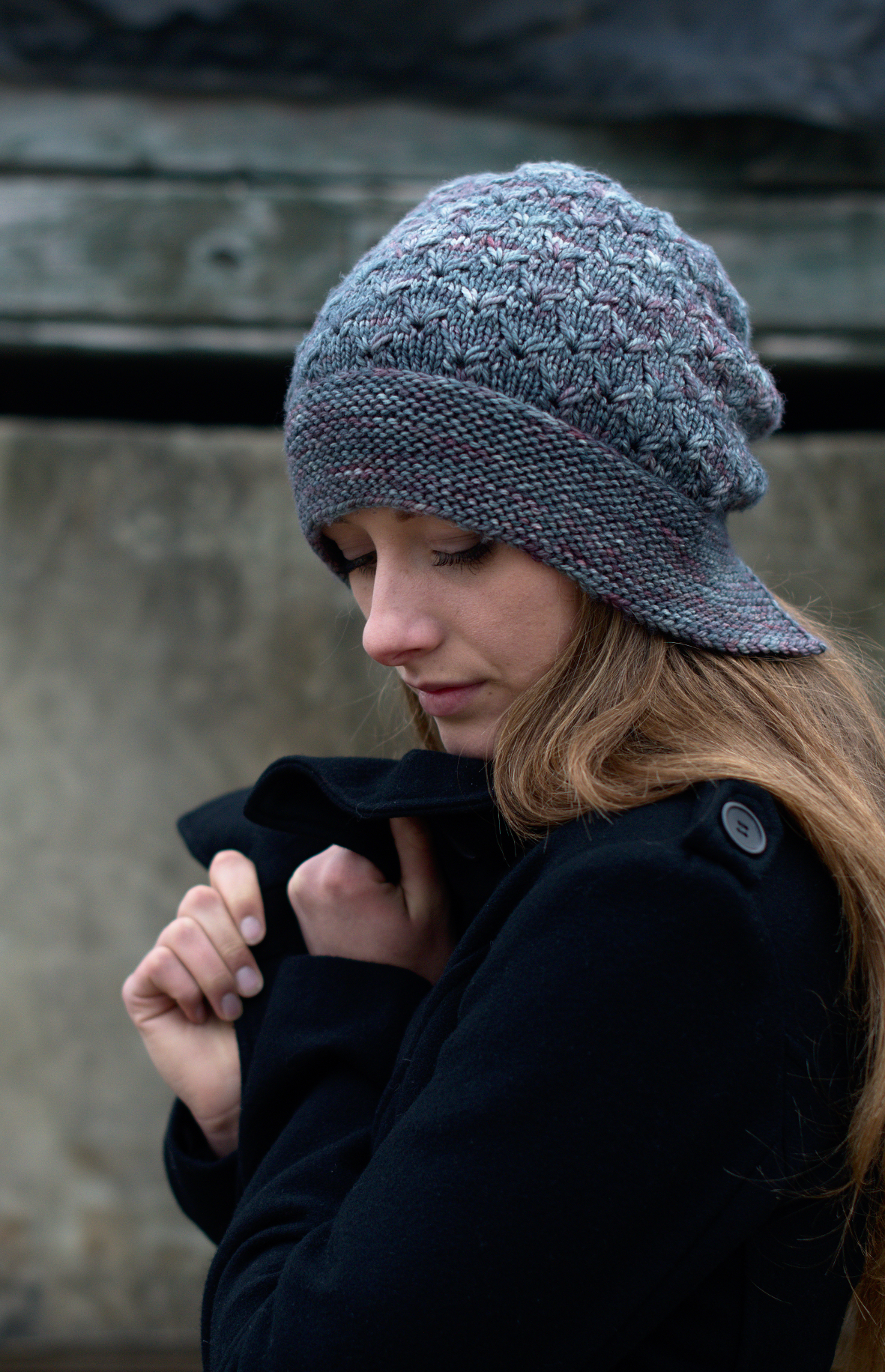 Lifted slouchy bonnet hat hand knitting pattern for worsted weight yarn