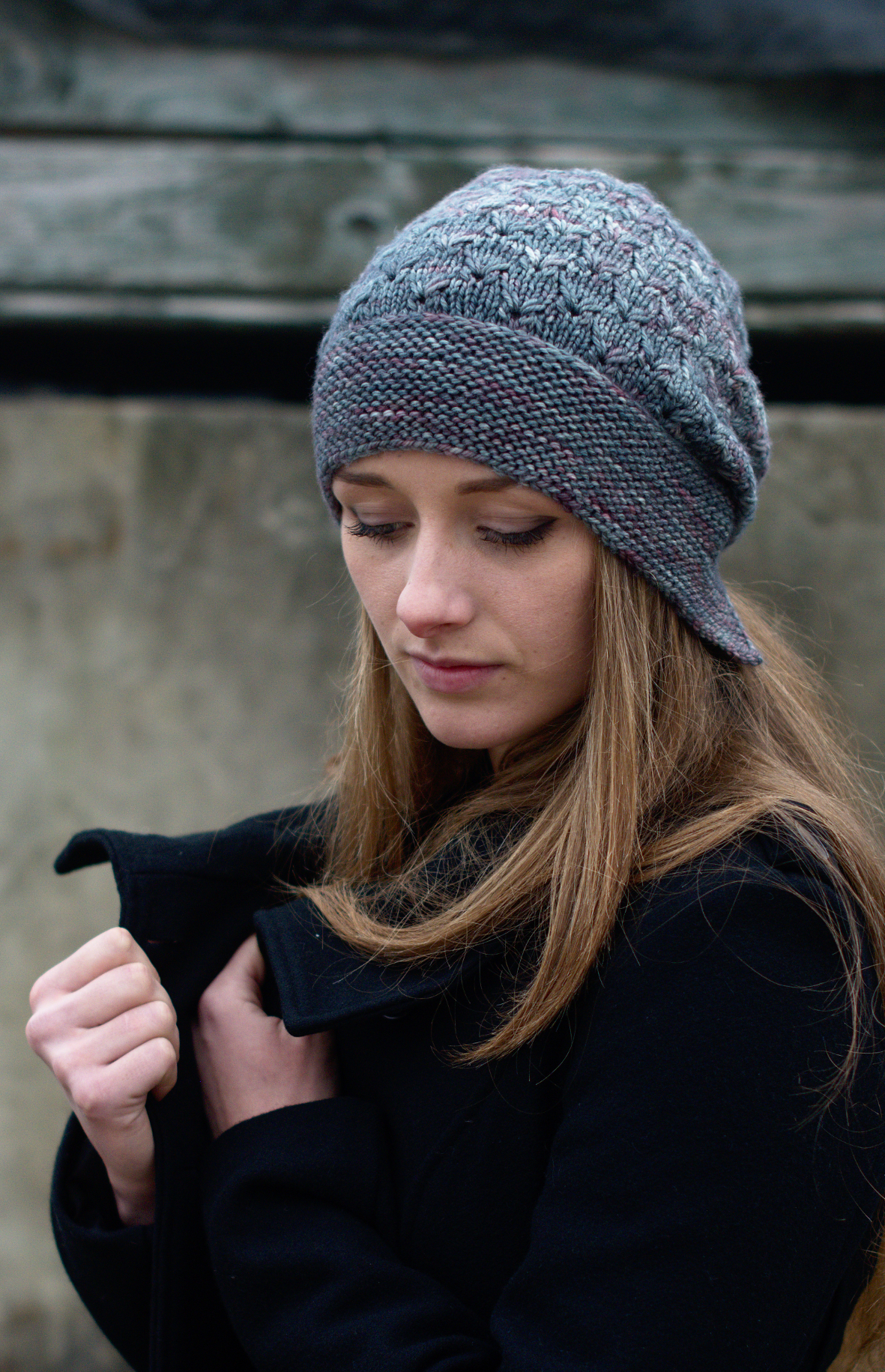 Lifted slouchy bonnet hat hand knitting pattern for worsted weight yarn