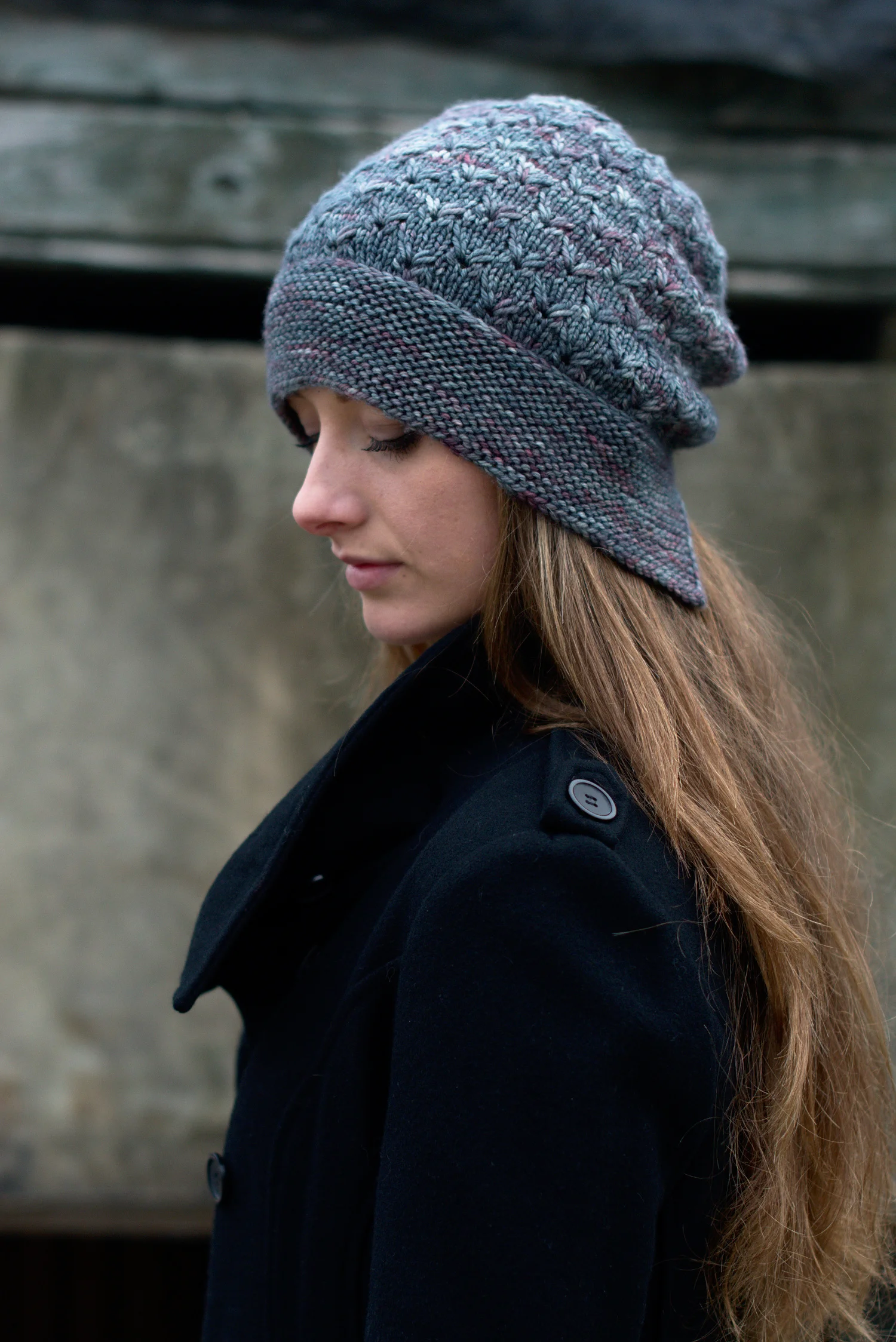 Lifted slouchy bonnet hat hand knitting pattern for worsted weight yarn