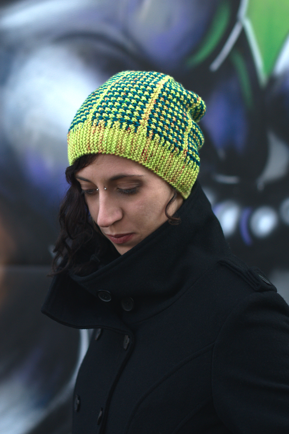 Kourserb reversible sideways knit slouchy hat in two colours for dk yarn