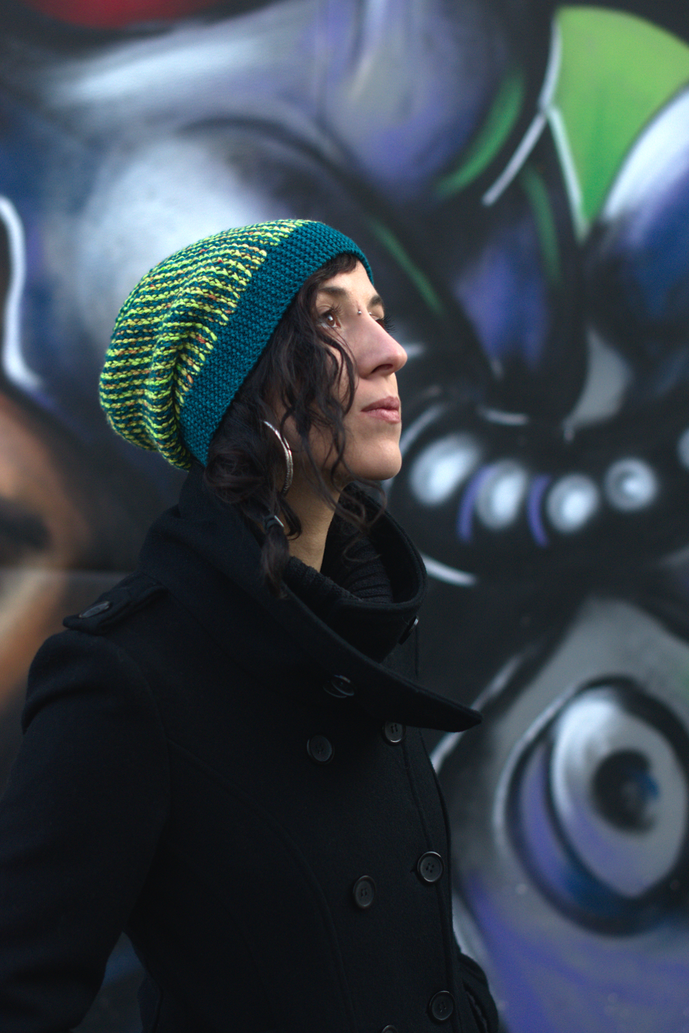 Kourserb reversible sideways knit slouchy hat in two colours for dk yarn