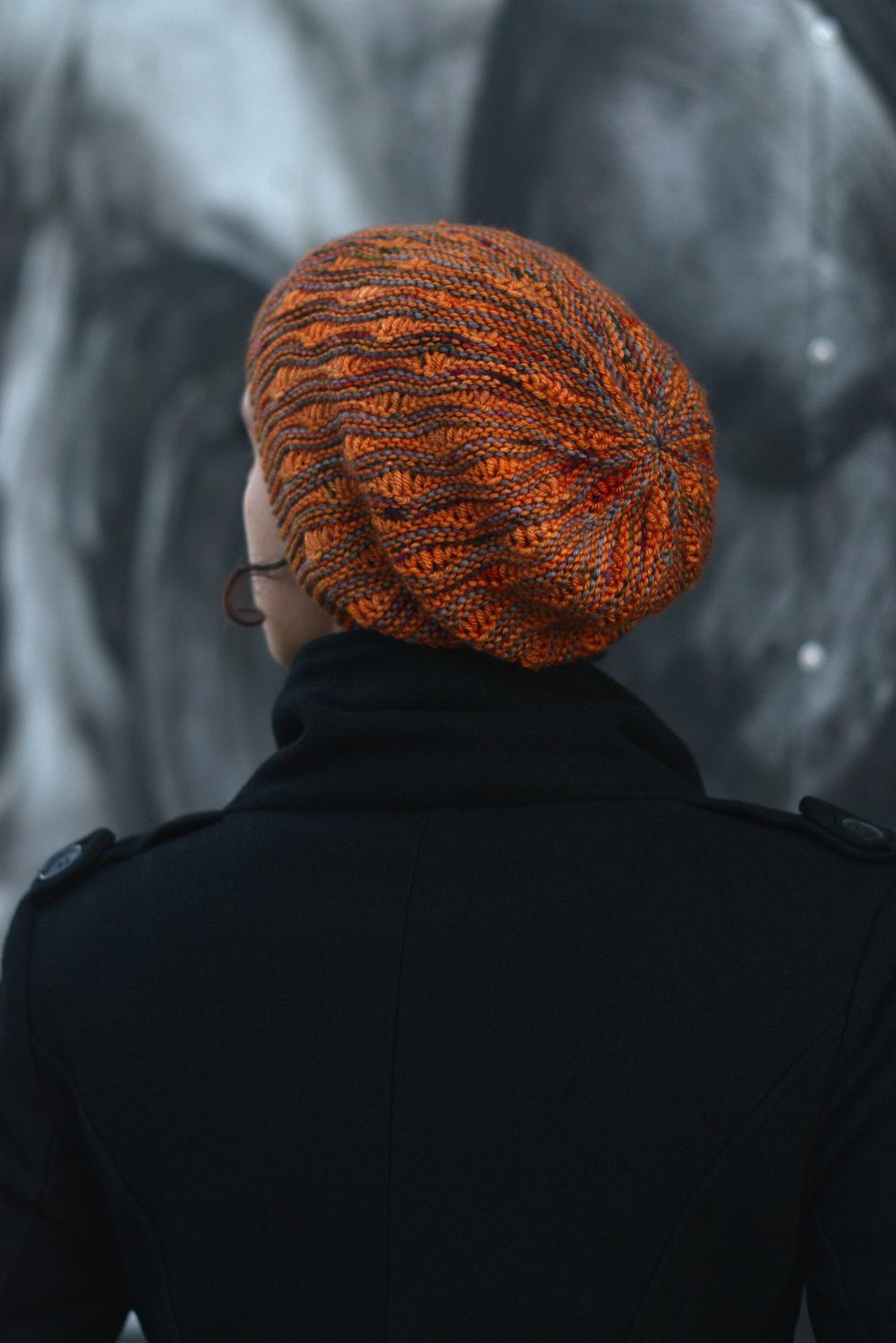 Laminard reversible sideways knit slouchy hat in two colours for dk yarn