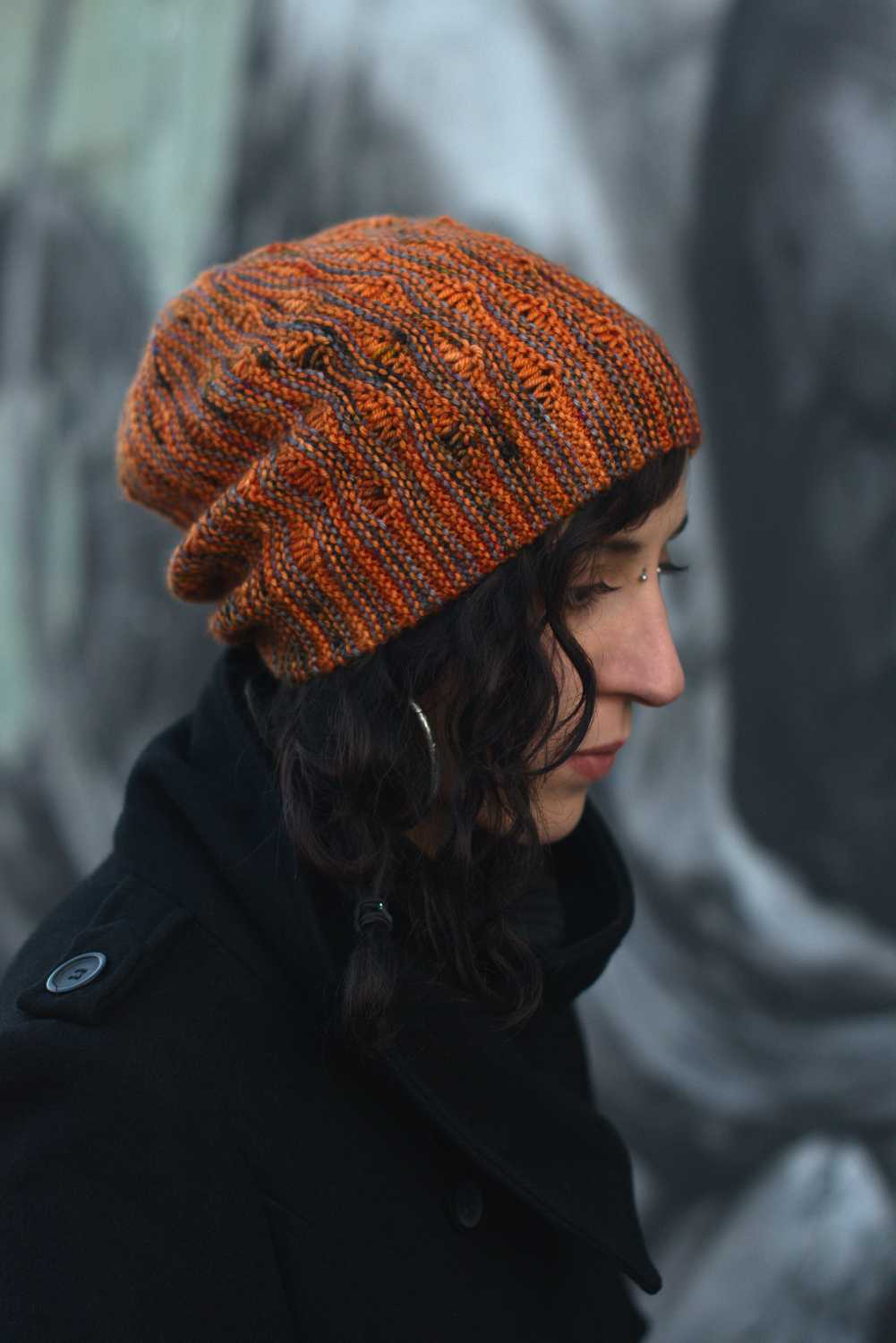 Laminard reversible sideways knit slouchy hat in two colours for dk yarn