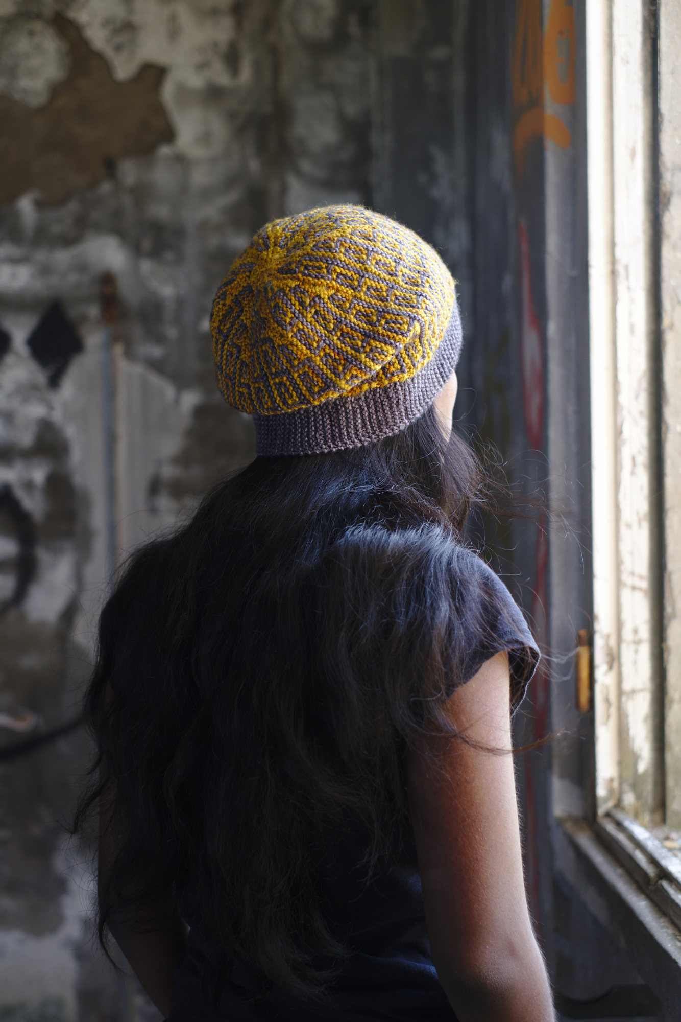 sideways knit mosaic hat knitting pattern for dk weight yarn