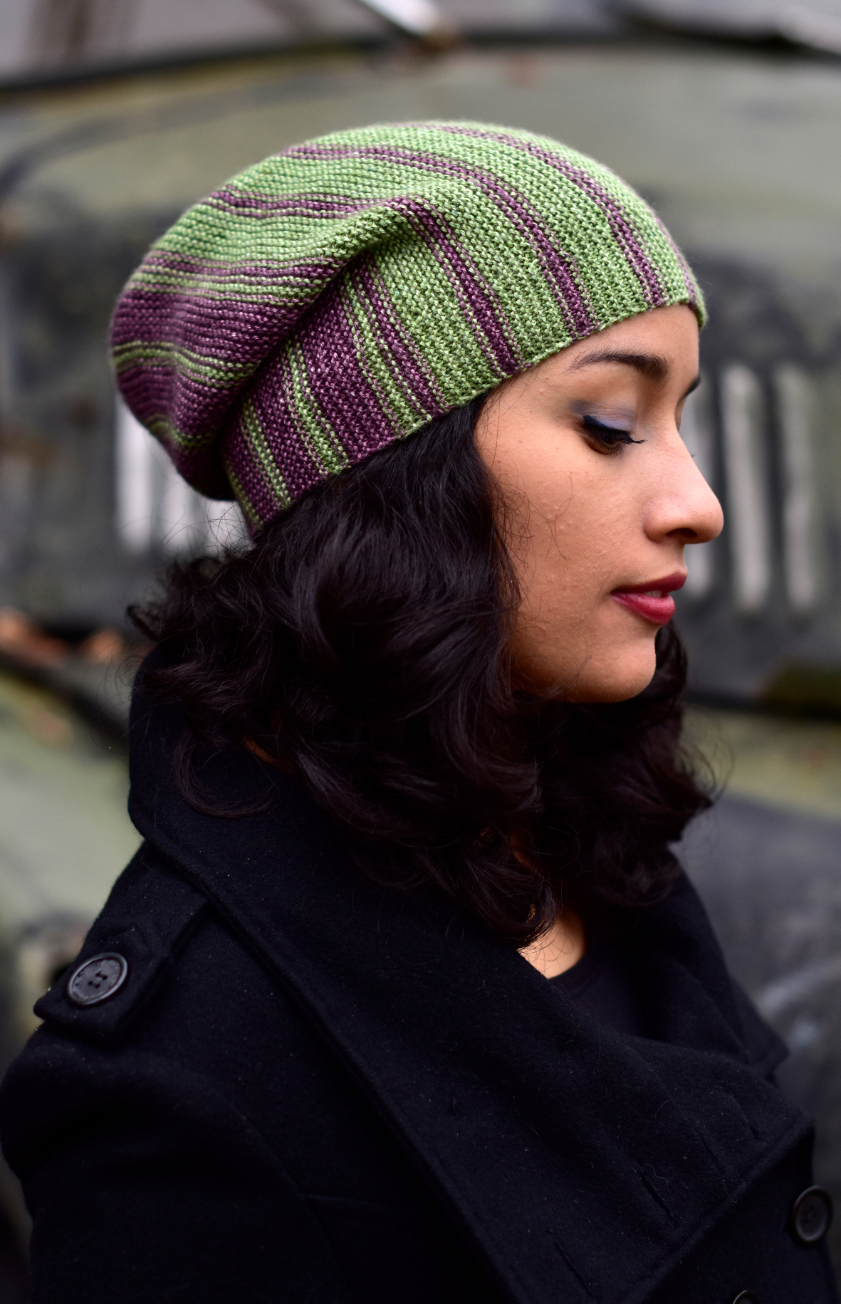 Mirallat sideways knit striped slouch hat hand knitting pattern