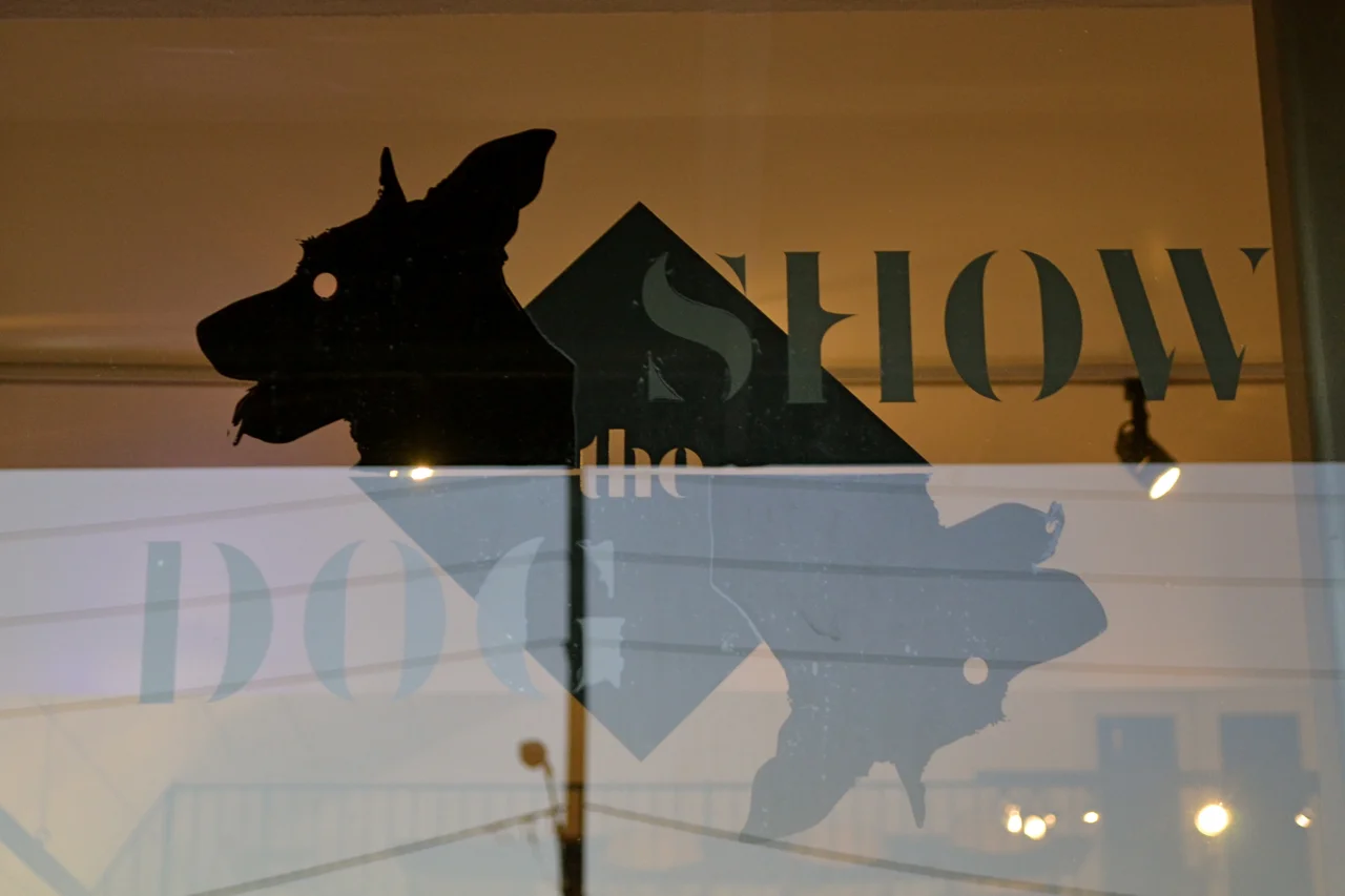 TheDogShowOutside2.jpg