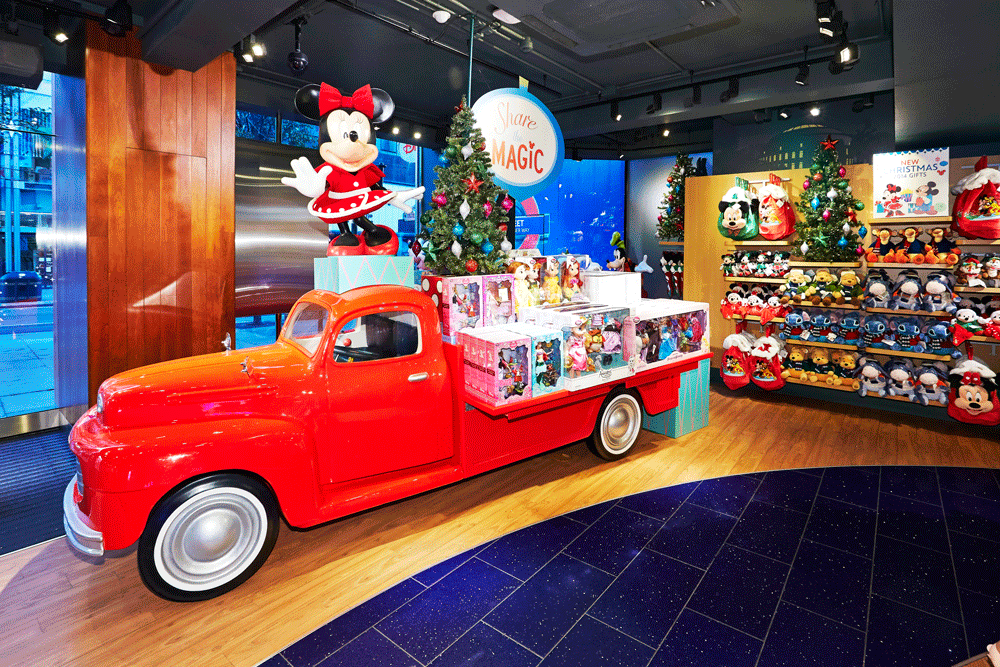 Specialist Fixtures, Disney Store, Share the Magic, Props, VM, Visual Merchandise, Sculpts, In-store theming, Shop Design. Minnie Mouse, Mickey Mouse,